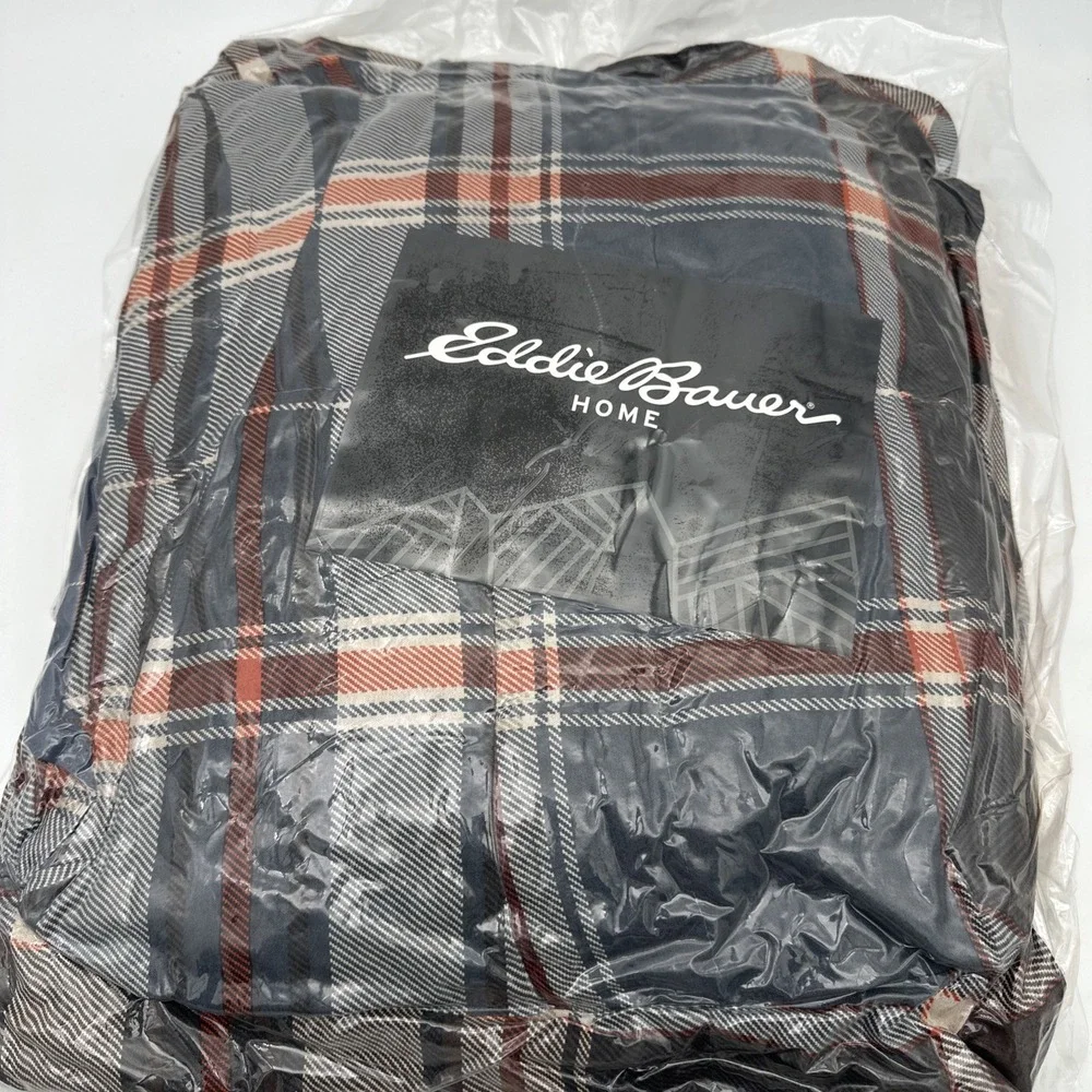 Eddie Bauer - Queen Comforter Set, Reversible Down Alt Bedding, Shams NEW SEALED